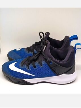 Nike Zoom Volley, Size 8
